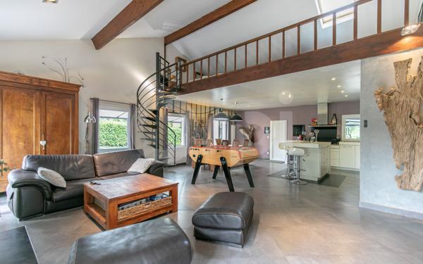 Maison à vendre    7 pièces •  Marolles-en-Brie