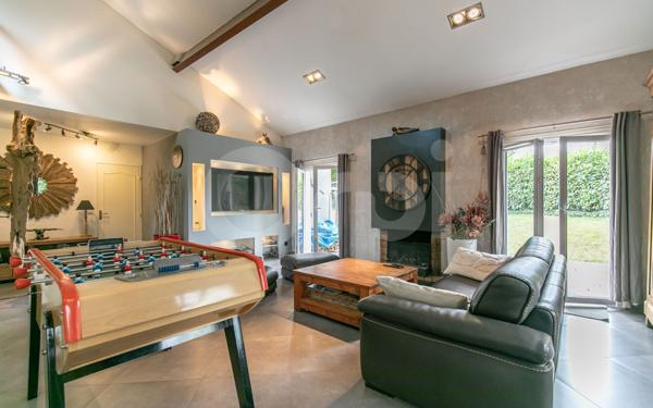 Maison à vendre    7 pièces •  Marolles-en-Brie