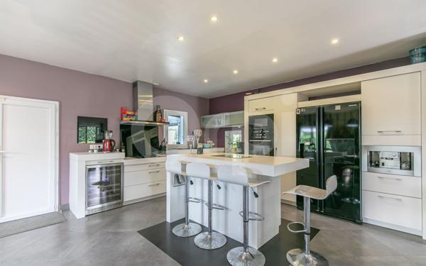 Maison à vendre    7 pièces •  Marolles-en-Brie