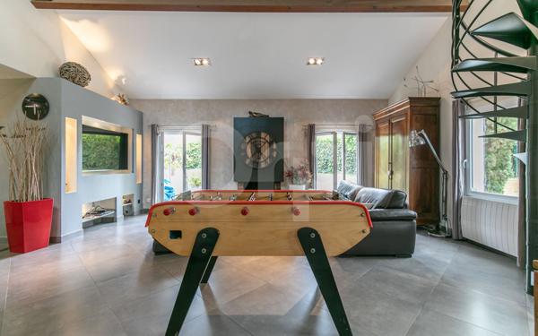 Maison à vendre    7 pièces •  Marolles-en-Brie