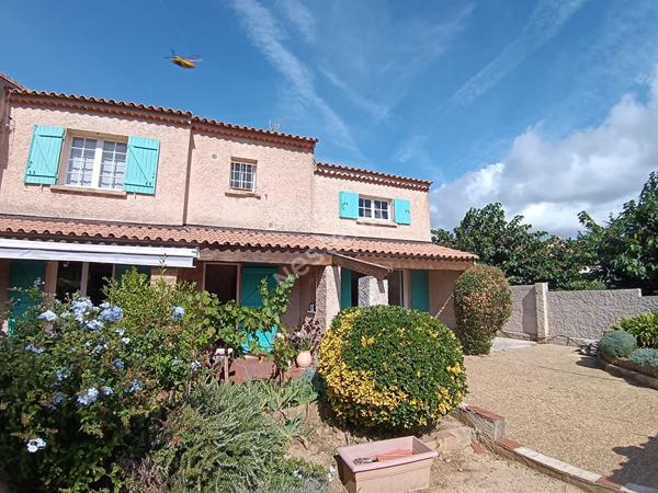 Maison T5 en R+1 de 145 m² sur un terrain de 331 m²