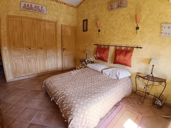 Maison T5 en R+1 de 145 m² sur un terrain de 331 m²