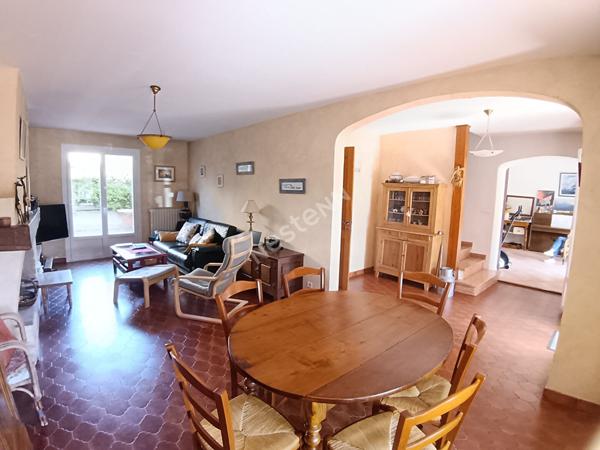 Maison T5 en R+1 de 145 m² sur un terrain de 331 m²