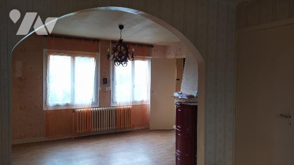 A vendre maison de ville, sur TINCHEBRAY-BOCAGE,