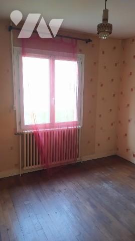 A vendre maison de ville, sur TINCHEBRAY-BOCAGE,