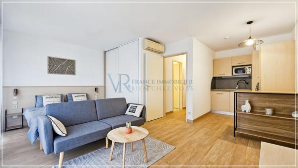 Divonne-les-Bains (01220) STUDIO MEUBLÉ AVEC BALCON ET PARKING PRIVATIF