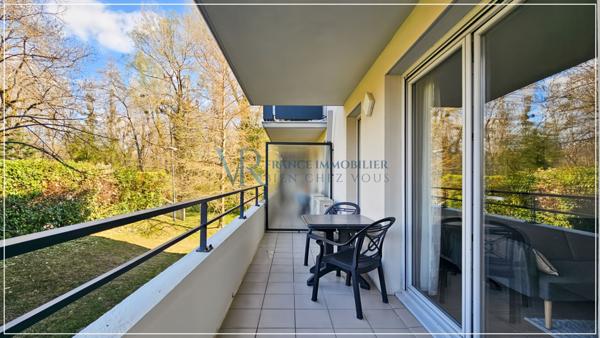 Divonne-les-Bains (01220) STUDIO MEUBLÉ AVEC BALCON ET PARKING PRIVATIF