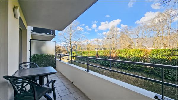 Divonne-les-Bains (01220) STUDIO MEUBLÉ AVEC BALCON ET PARKING PRIVATIF