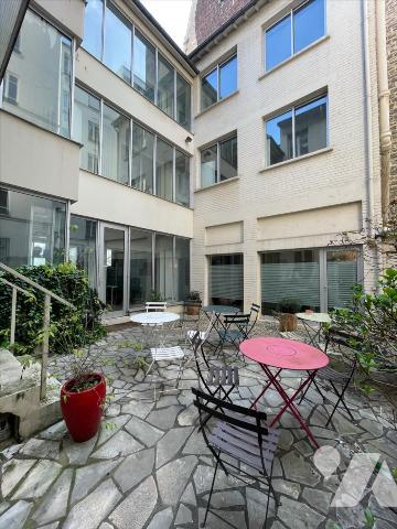 Immeuble en pierre de taille bureaux et/ou habitation