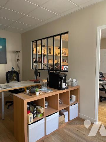 Immeuble en pierre de taille bureaux et/ou habitation