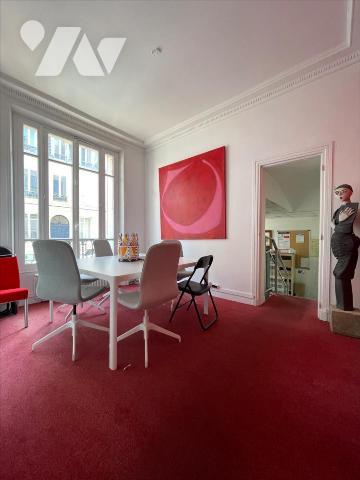 Immeuble en pierre de taille bureaux et/ou habitation