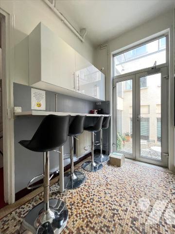 Immeuble en pierre de taille bureaux et/ou habitation