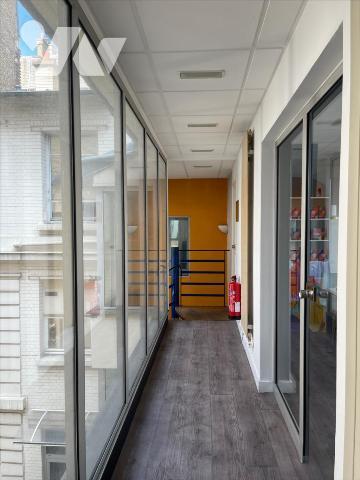 Immeuble en pierre de taille bureaux et/ou habitation