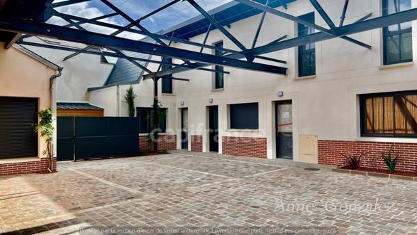 ORLEANS CENTRE, à vendre plateau d'appartement duplex de 112 m2 avec jardin de 82,50 m2 et place de parking et/ou garage box de 25m2