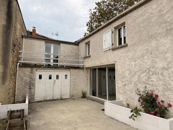 Maison
                                                                                                                                                                                                                                                                                                                        5 pièce(s)                                                                                                                                                                                                          3 chambre(s)                                                                                                                                                                                                          170  m²