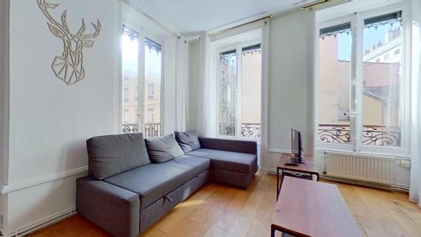 37 rue Paul Chenavard Lyon 69001 – T3 Meublé – 1400 €CC