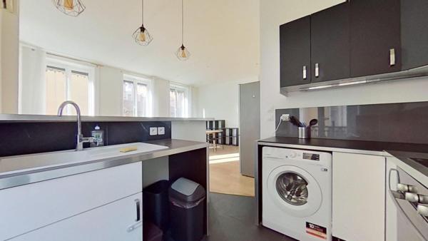 37 rue Paul Chenavard Lyon 69001 – T3 Meublé – 1400 €CC