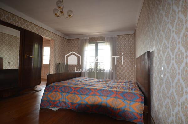 Maison de 140 m2 3 ou 4 chbs + garage-Atelier