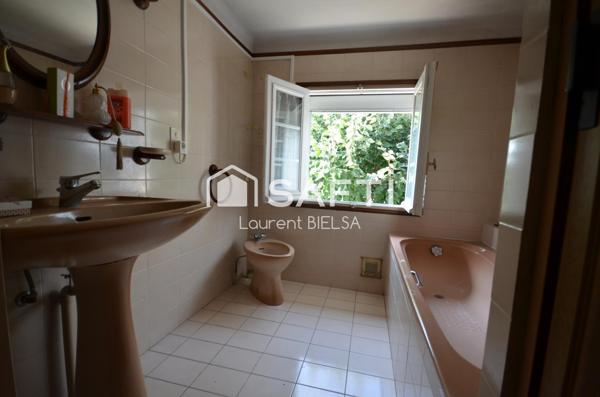 Maison de 140 m2 3 ou 4 chbs + garage-Atelier