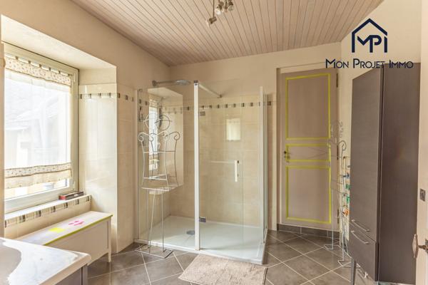 MAISON DE BOURG - 156 M² - MONTSÛRS
