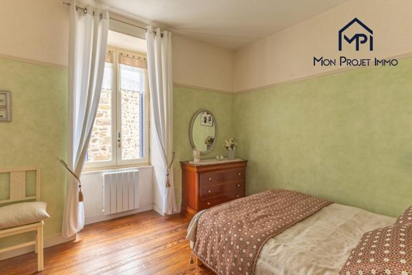 MAISON DE BOURG - 156 M² - MONTSÛRS
