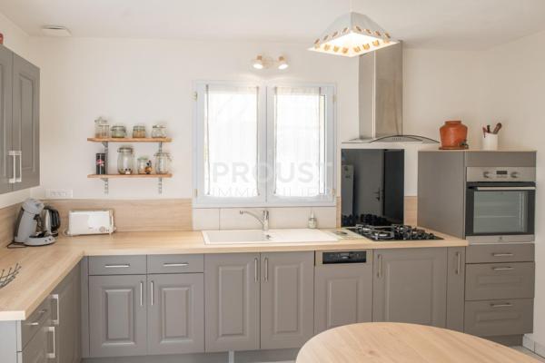 En exclusivité, mauzé sur le mignon pavillon de plain-pied 3 chambres, jardin et garage.