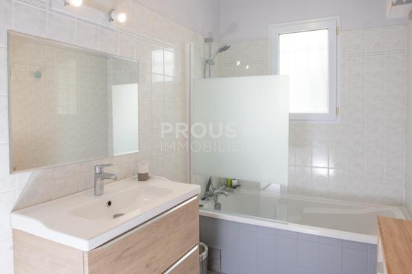 En exclusivité, mauzé sur le mignon pavillon de plain-pied 3 chambres, jardin et garage.