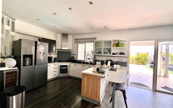 Maison à vendre    3 pièces •  Mamoudzou