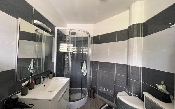 Maison à vendre    3 pièces •  Mamoudzou