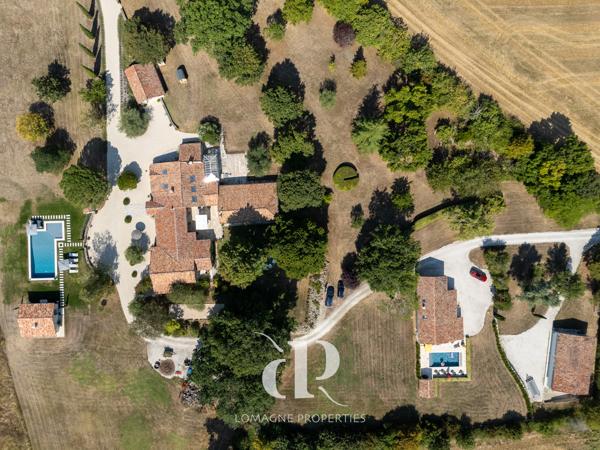 Lectoure (32700) Propriété de Luxe avec Gîte et Deux Piscines