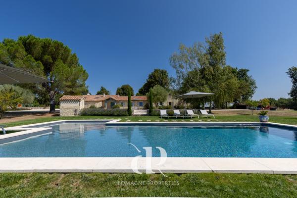 Lectoure (32700) Propriété de Luxe avec Gîte et Deux Piscines