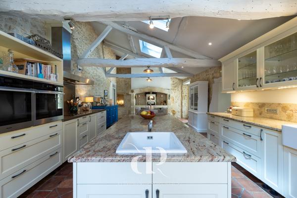 Lectoure (32700) Propriété de Luxe avec Gîte et Deux Piscines