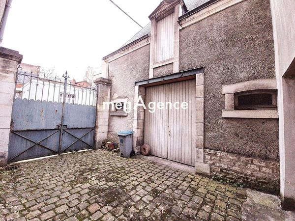 Maison à VIERZON, 18100 - 7 pièces 210m²