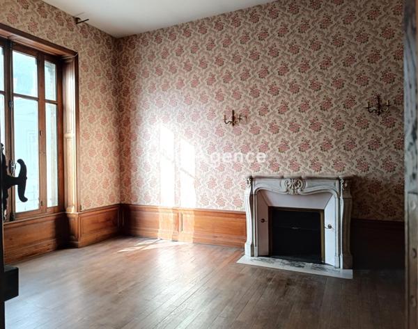 Maison à VIERZON, 18100 - 7 pièces 210m²