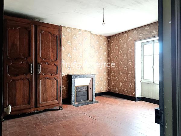 Maison à VIERZON, 18100 - 7 pièces 210m²