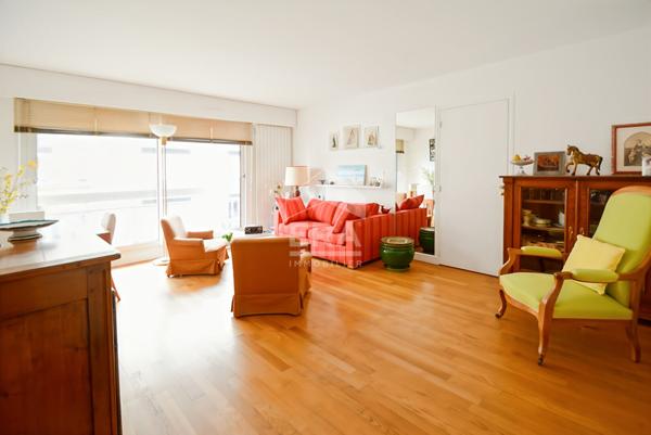 PARIS 15ème, CONVENTION, 2 Pièces 47 m² Balcon, Parking et Cave.