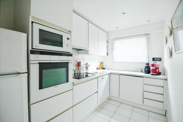 PARIS 15ème, CONVENTION, 2 Pièces 47 m² Balcon, Parking et Cave.