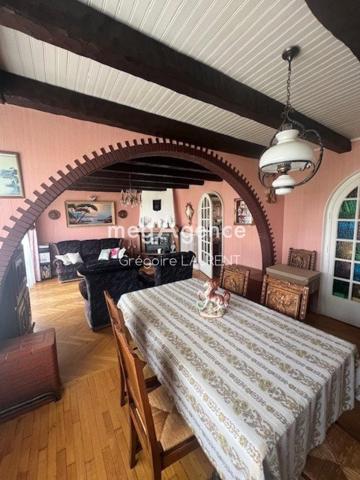 Maison à PLUVIGNER, 56330 - 7 pièces 193m²