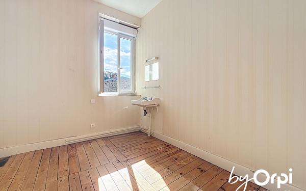 Maison à vendre    11 pièces • 317 m2 Saint-Gervais-d'Auvergne