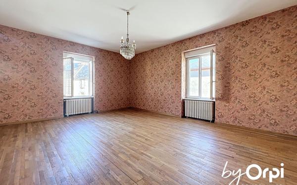 Maison à vendre    11 pièces • 317 m2 Saint-Gervais-d'Auvergne