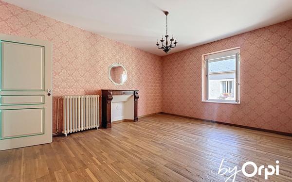 Maison à vendre    11 pièces • 317 m2 Saint-Gervais-d'Auvergne