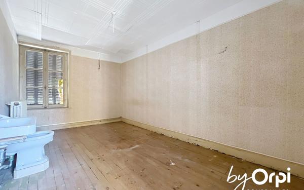 Maison à vendre    11 pièces • 317 m2 Saint-Gervais-d'Auvergne