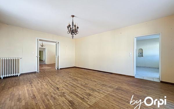 Maison à vendre    11 pièces • 317 m2 Saint-Gervais-d'Auvergne