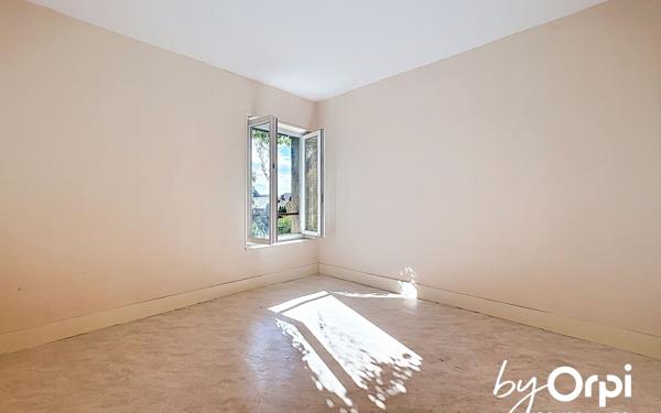 Maison à vendre    11 pièces • 317 m2 Saint-Gervais-d'Auvergne