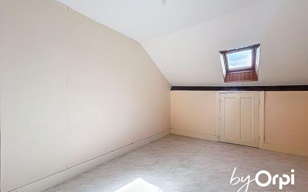 Maison à vendre    11 pièces • 317 m2 Saint-Gervais-d'Auvergne