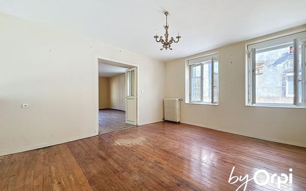 Maison à vendre    11 pièces • 317 m2 Saint-Gervais-d'Auvergne