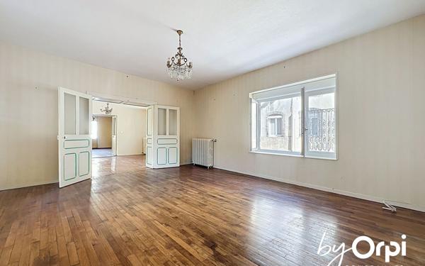 Maison à vendre    11 pièces • 317 m2 Saint-Gervais-d'Auvergne