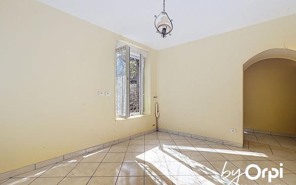 Maison à vendre    11 pièces • 317 m2 Saint-Gervais-d'Auvergne