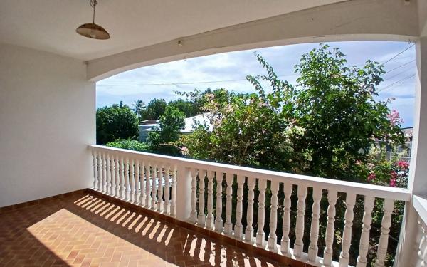 Maison à vendre    6 pièces •  Le Gosier