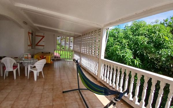 Maison à vendre    6 pièces •  Le Gosier